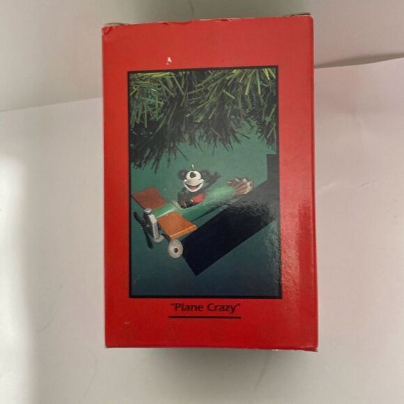 Enesco Corporation Multicolor Mickey Mouse Treasury of Christmas Ornament - Picture 1 of 6